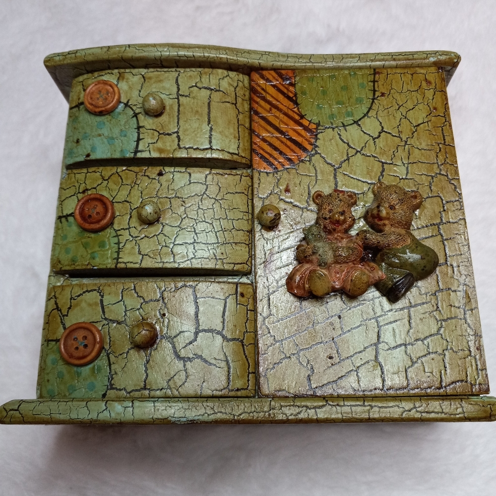 Kitschy Mini Wardrobe Style Teddy Bear Jewelry Box - Picture 2 of 15